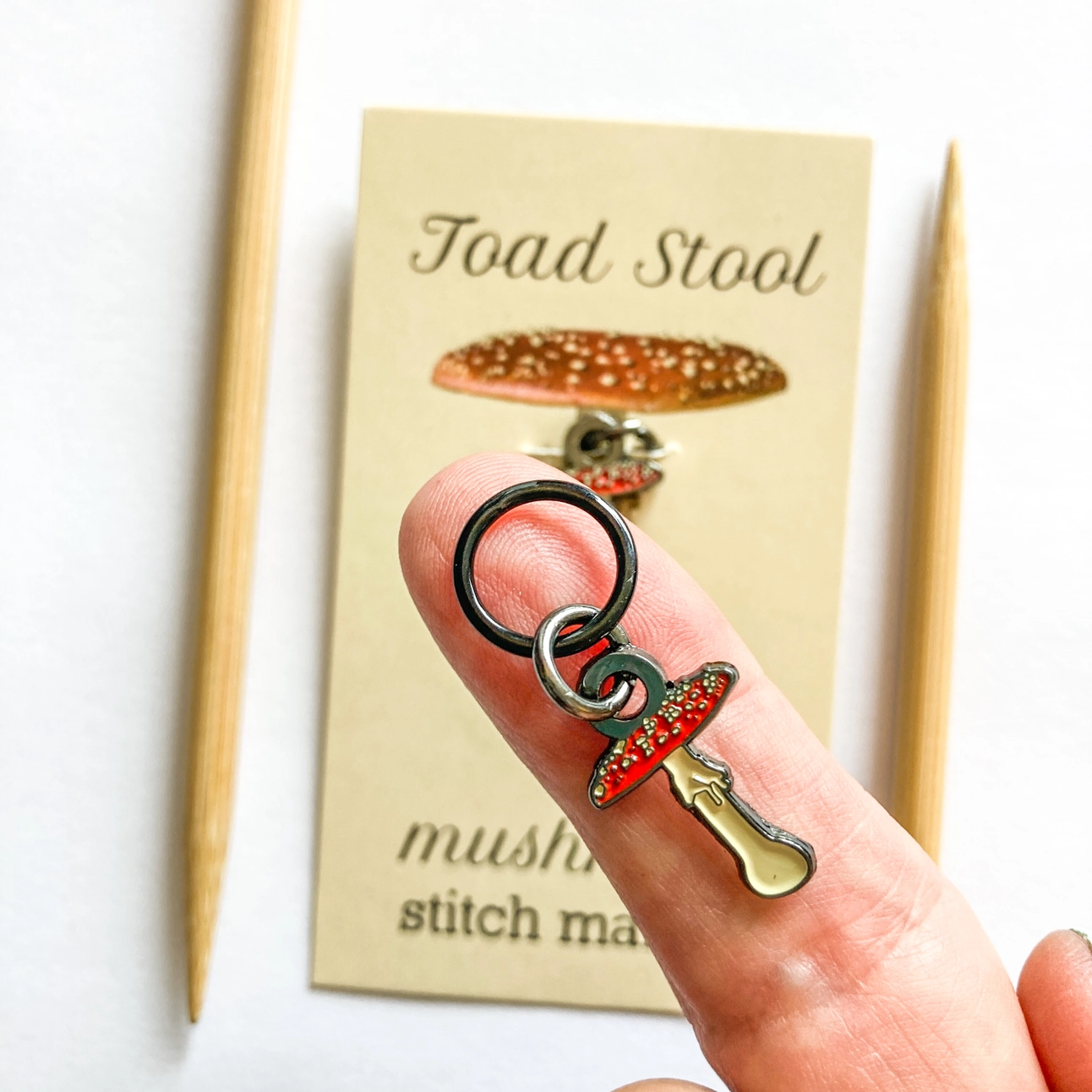 Toadstool stitch marker