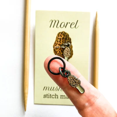 Morel stitch marker